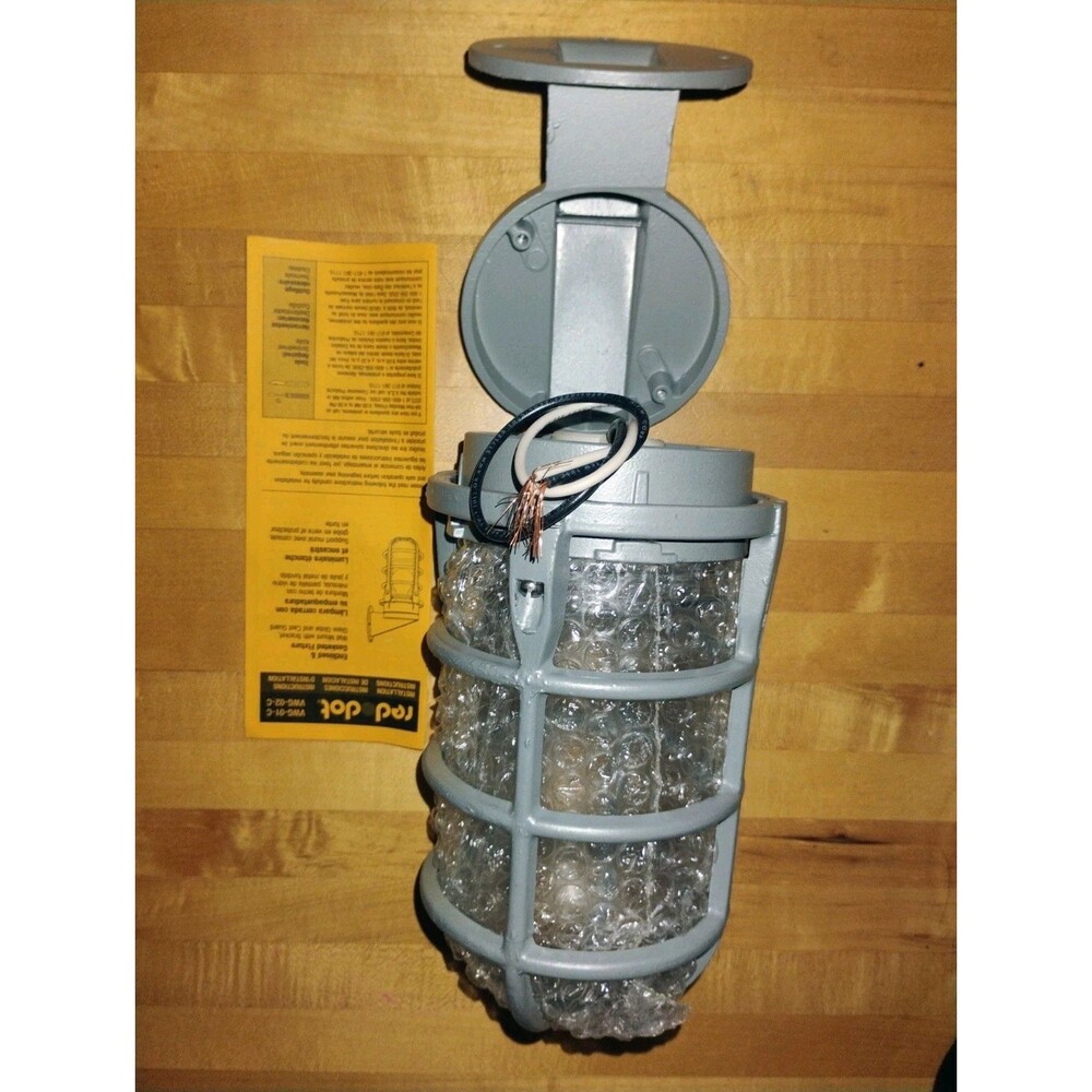 Red Dot VWG-01-C Wall  Mount Vapor Tight Industrial Light Fixture Weather Proof